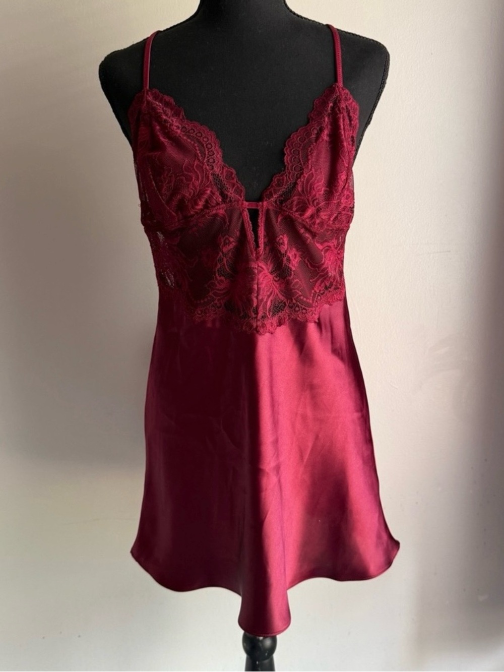 In Bloom by Jonquil Maroon Oh Darling Satin & Lace Chemise Women’s Size Medium
